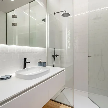 Nomads Lux - 1bdr Almada Cool *