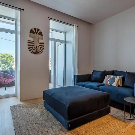 Nomads Lux - 1bdr Almada Cool Apartment *