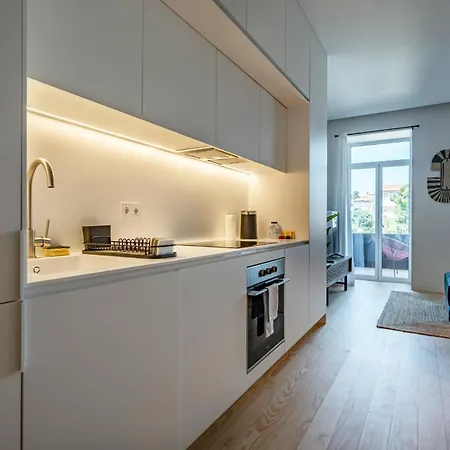Nomads Lux - 1bdr Almada Cool Apartment *